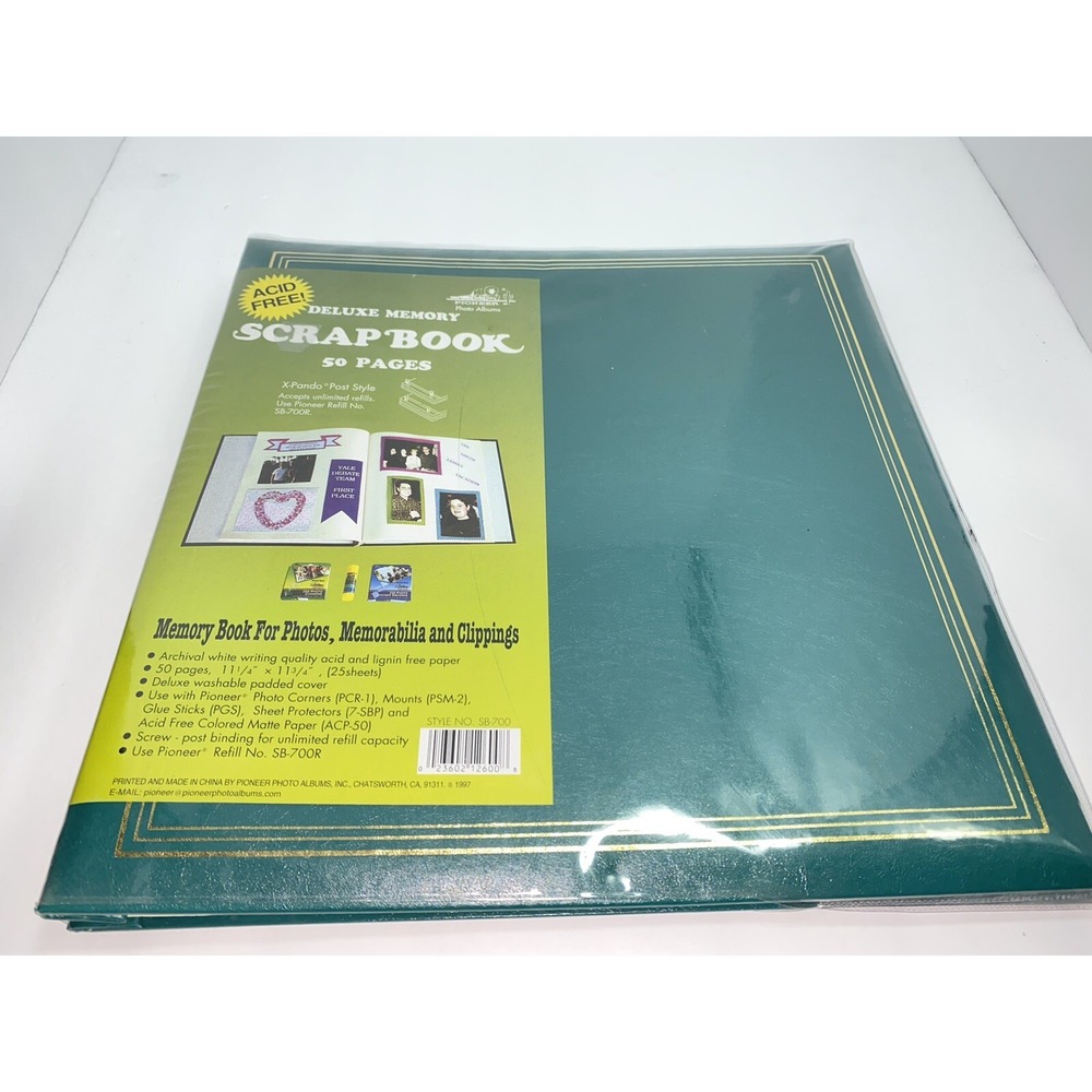 Pioneer Deluxe Memory Green Scrapbook Album 25 Sheets Style SB-700